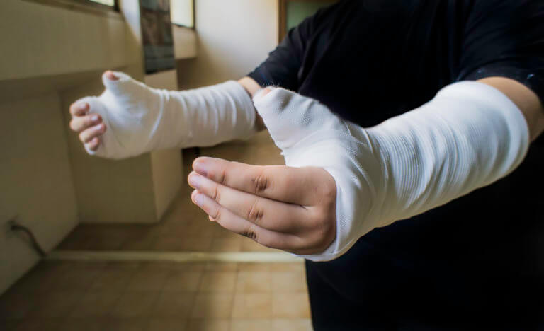 Best Fracture Treatment Doctor In Pune