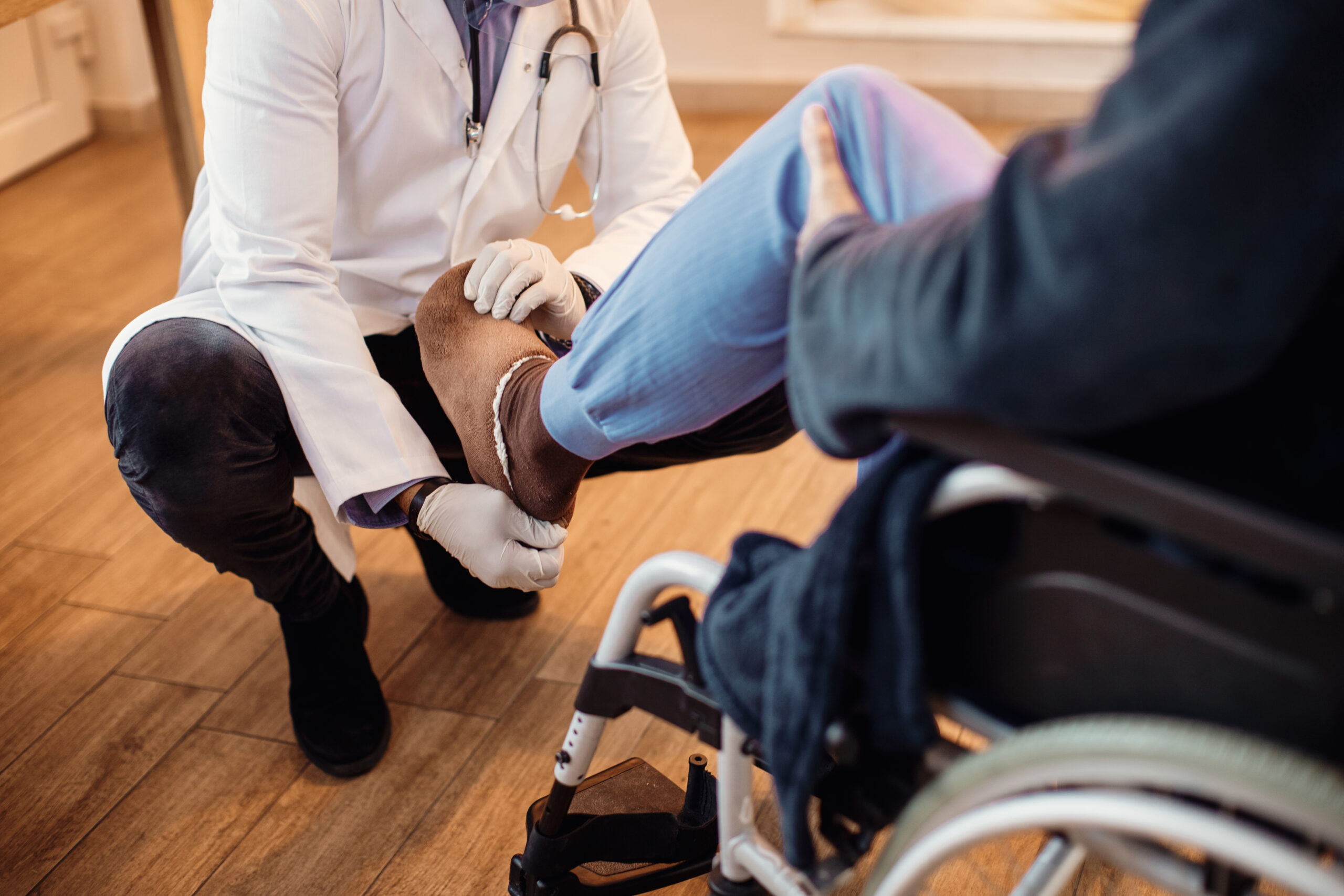 best joint replacement doctor in pune