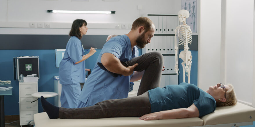 How to Choose the Best Orthopedic Doctor in Pune