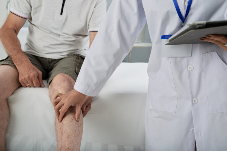 Checklist Before Meeting the Best Knee Replacement Surgeon in Pune